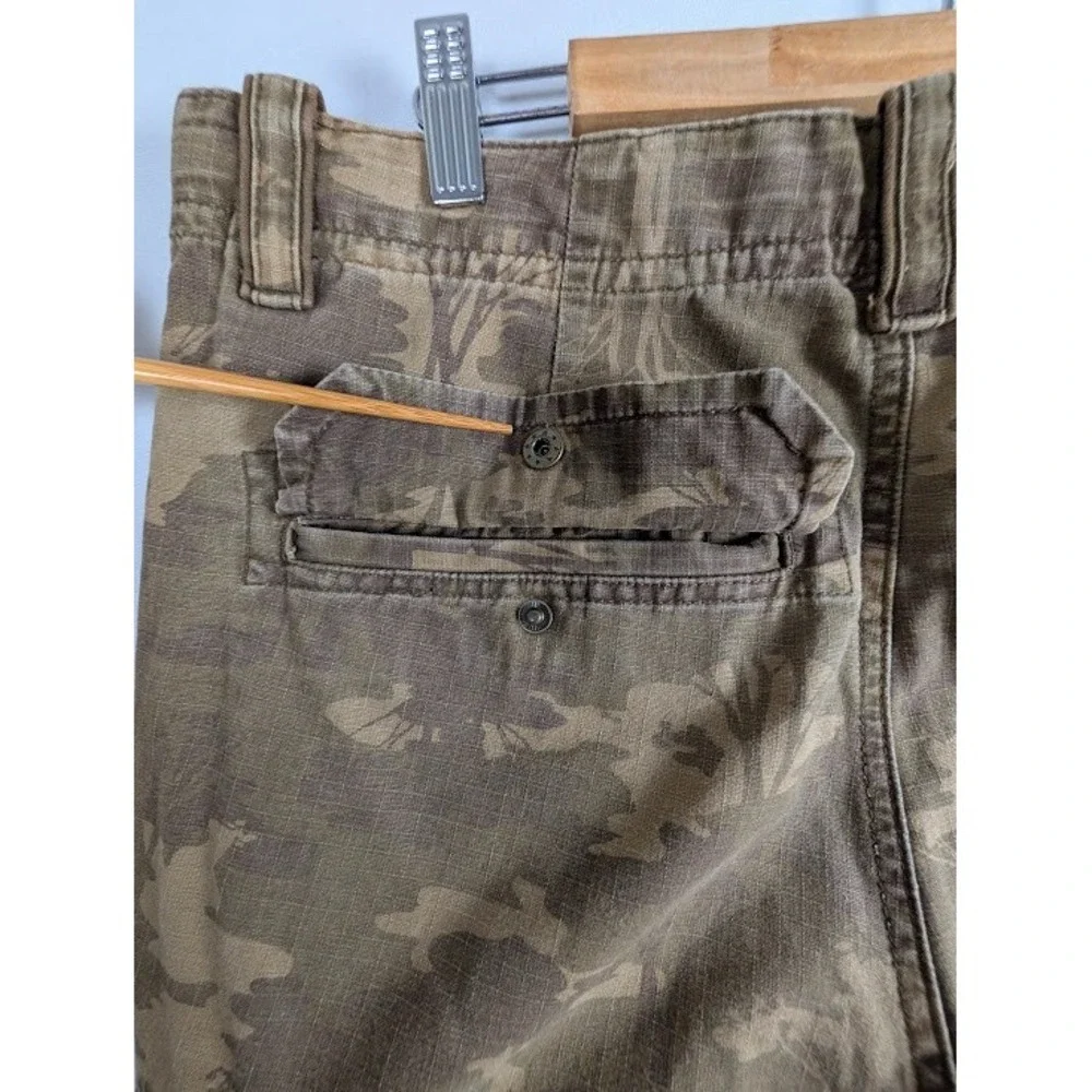 Eddie Bauer labeled 35x30